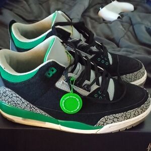 Jordan Athletic Shoes Black and Green